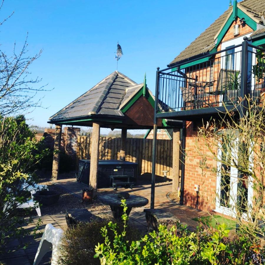 Lincoln Holiday Retreat Lodge With Private Hot Tub Bagian luar foto