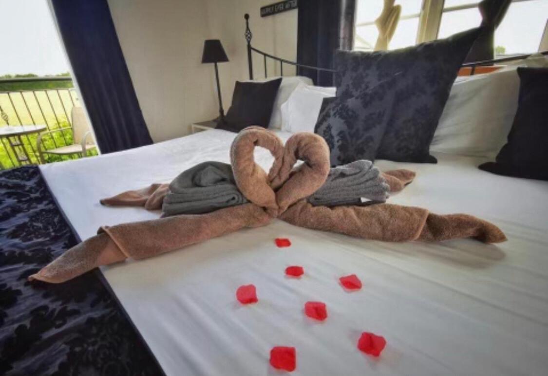 Lincoln Holiday Retreat Lodge With Private Hot Tub Bagian luar foto